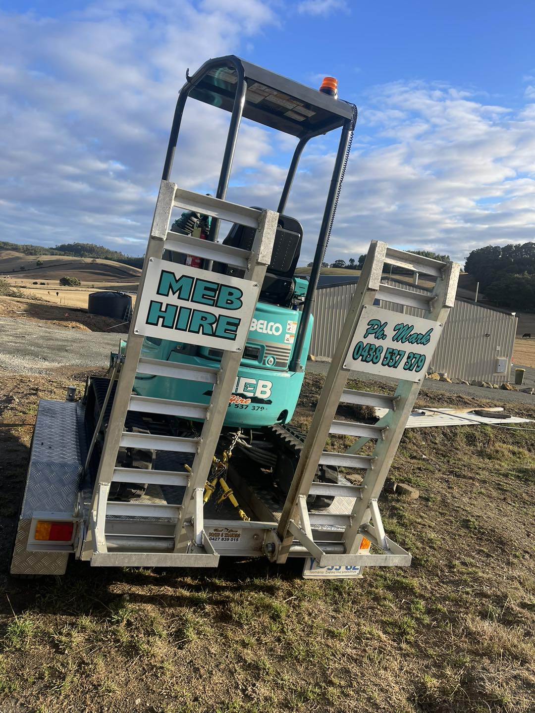1.7 ton excavator hire