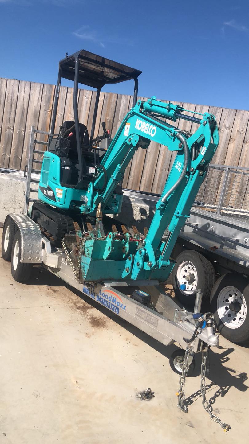 1.7ton excavator hire